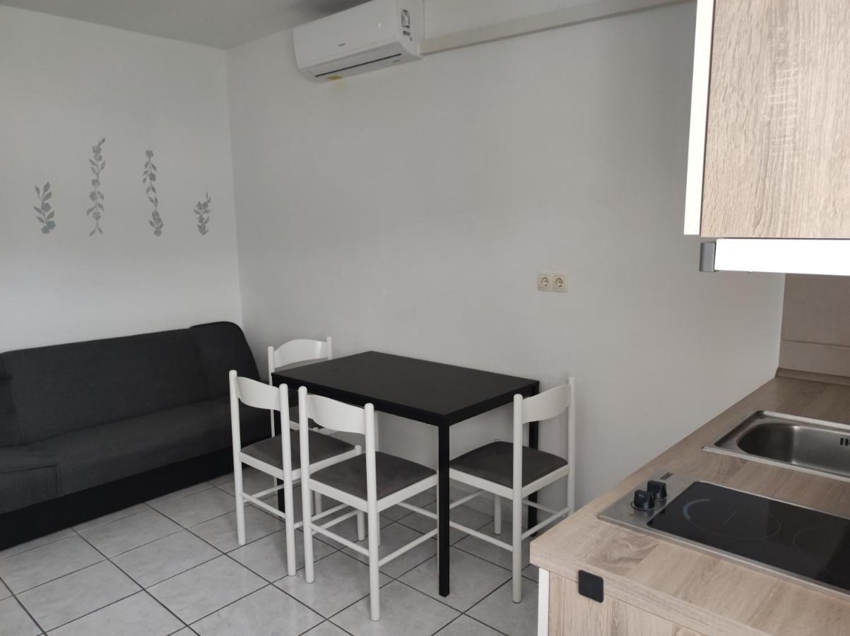 Apartments Kampor Damira Rab Town Exterior foto